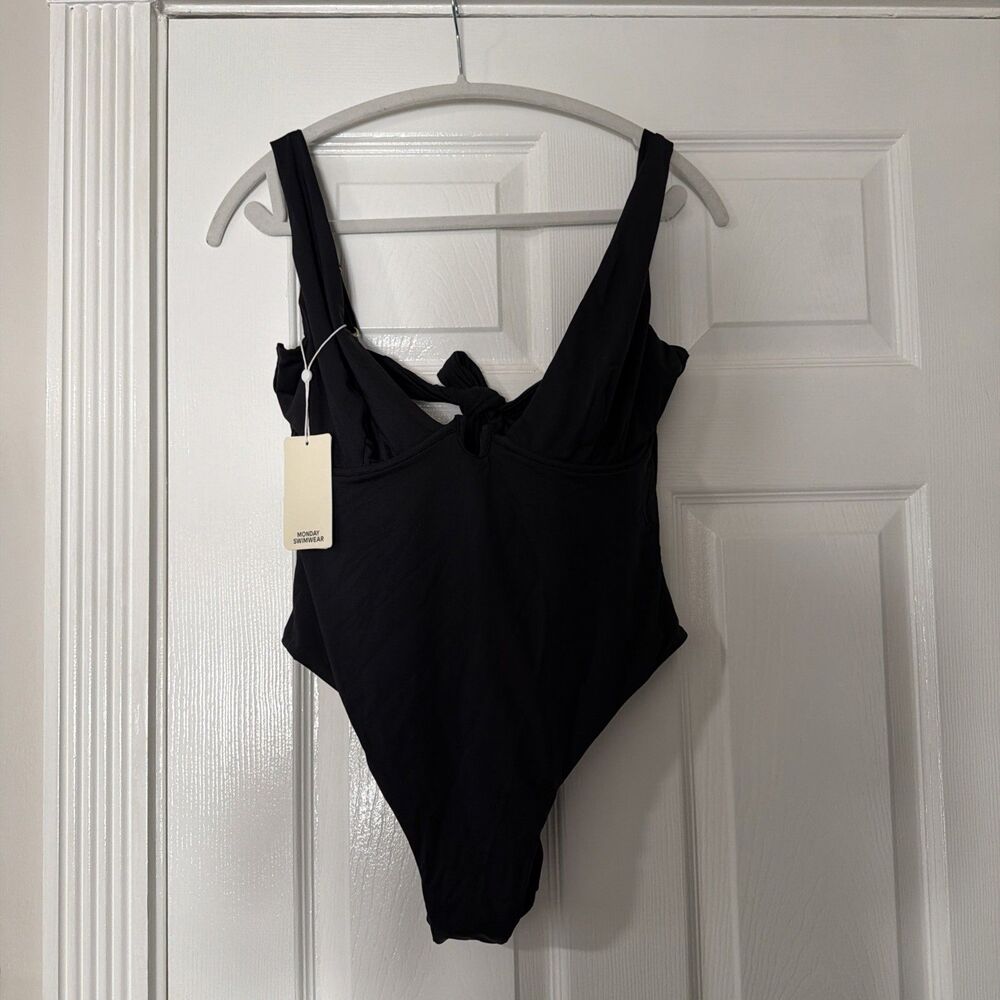Monday Swimwear MILOS ONE PIECE - BLACK VV Very Voluptuous